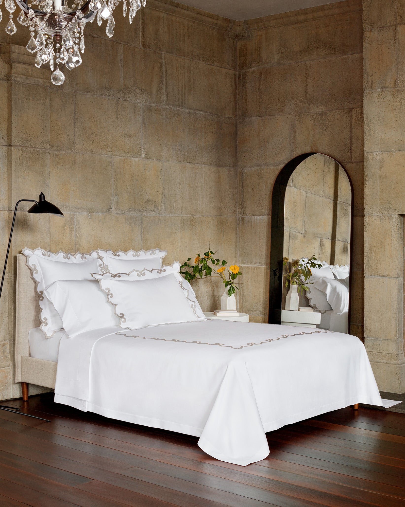 Marrakesh bed white/sterling side angle