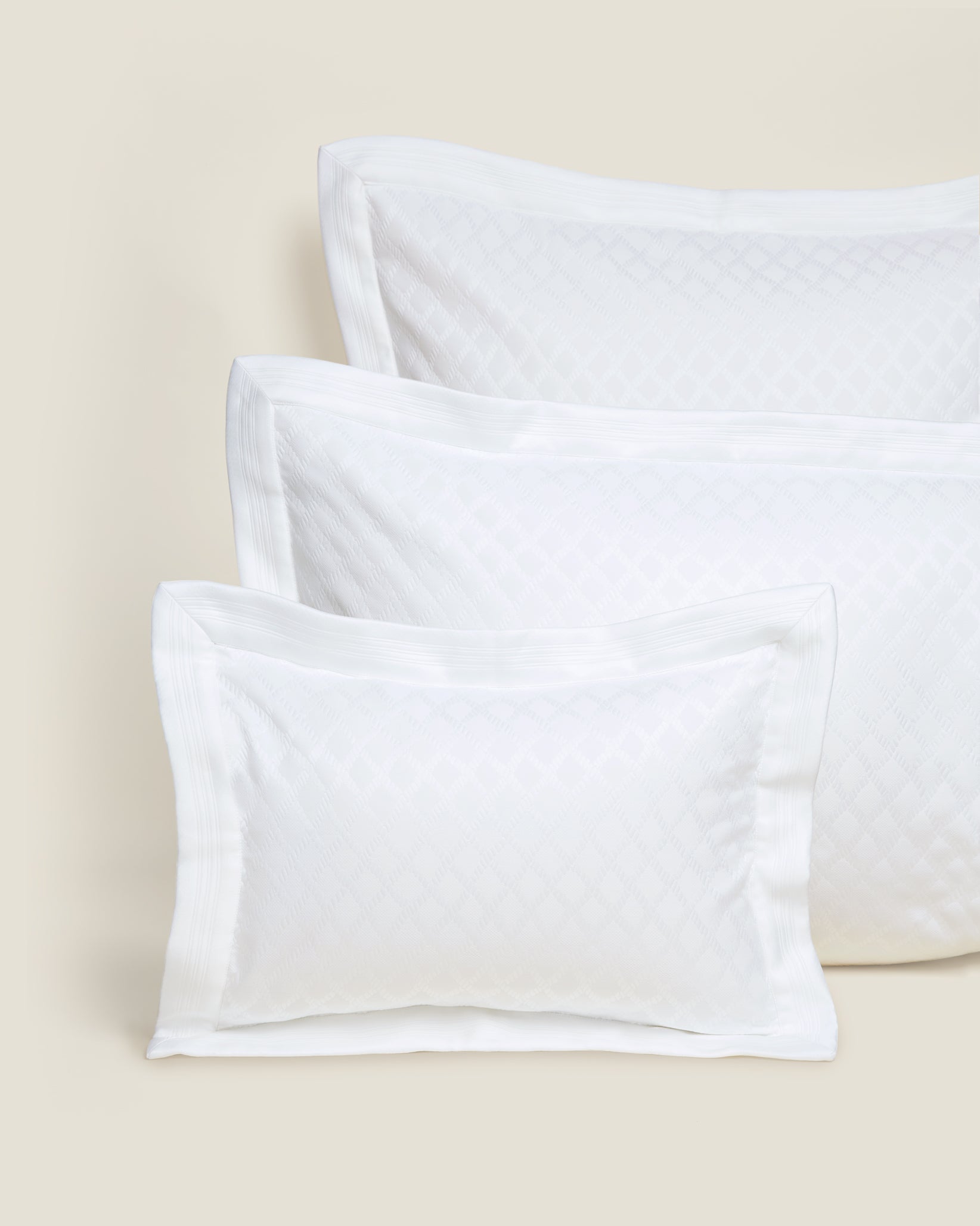 Cordone queen, standard, and boudoir sham
