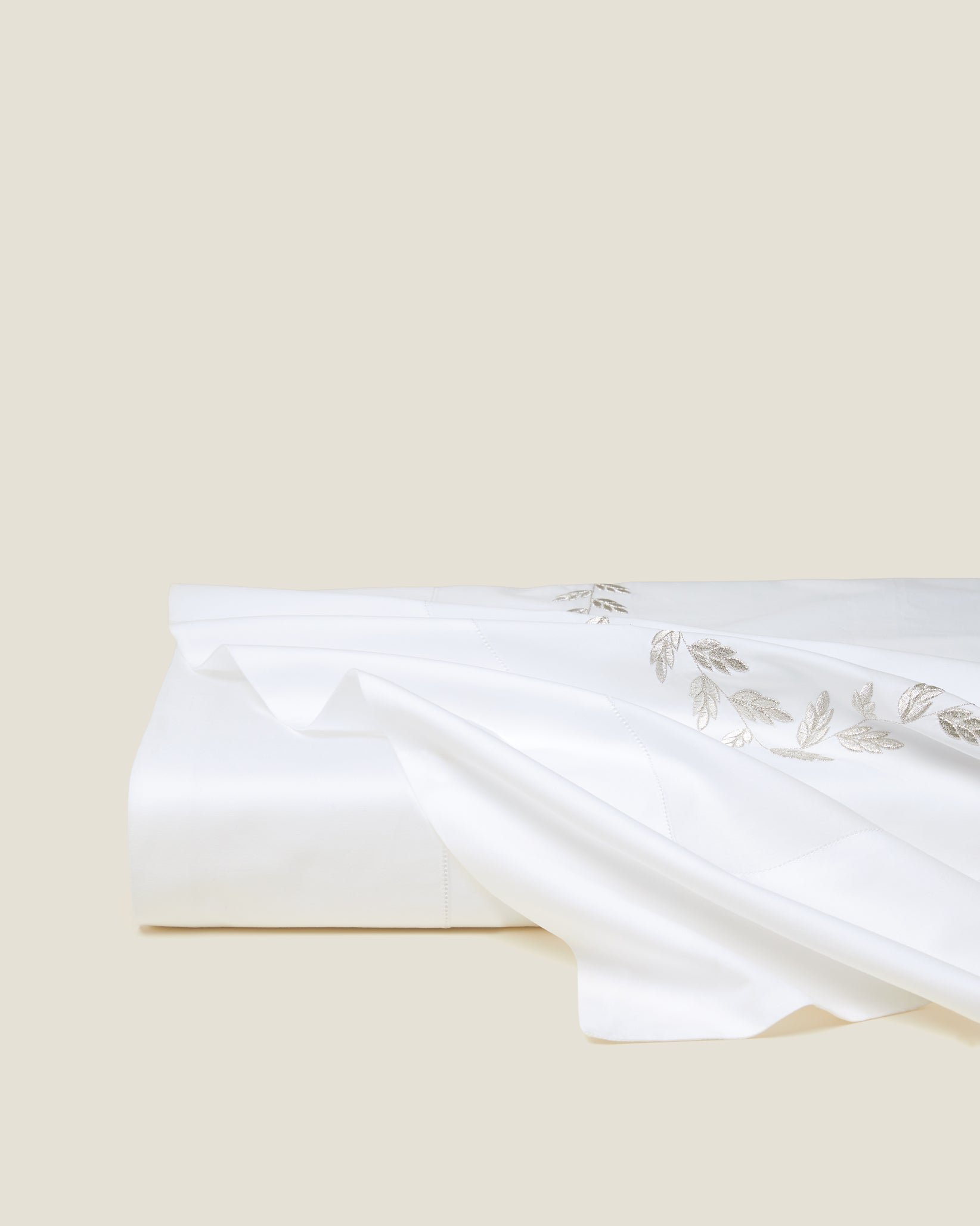 Federico Flat Sheet in white/antique silver