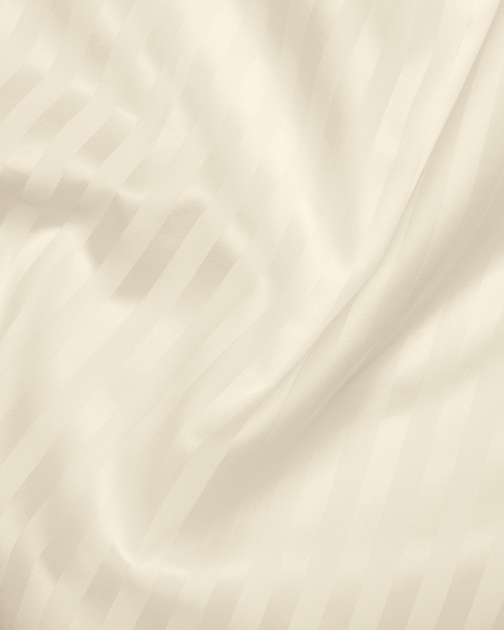 Raso Rigato bedding texture in beige