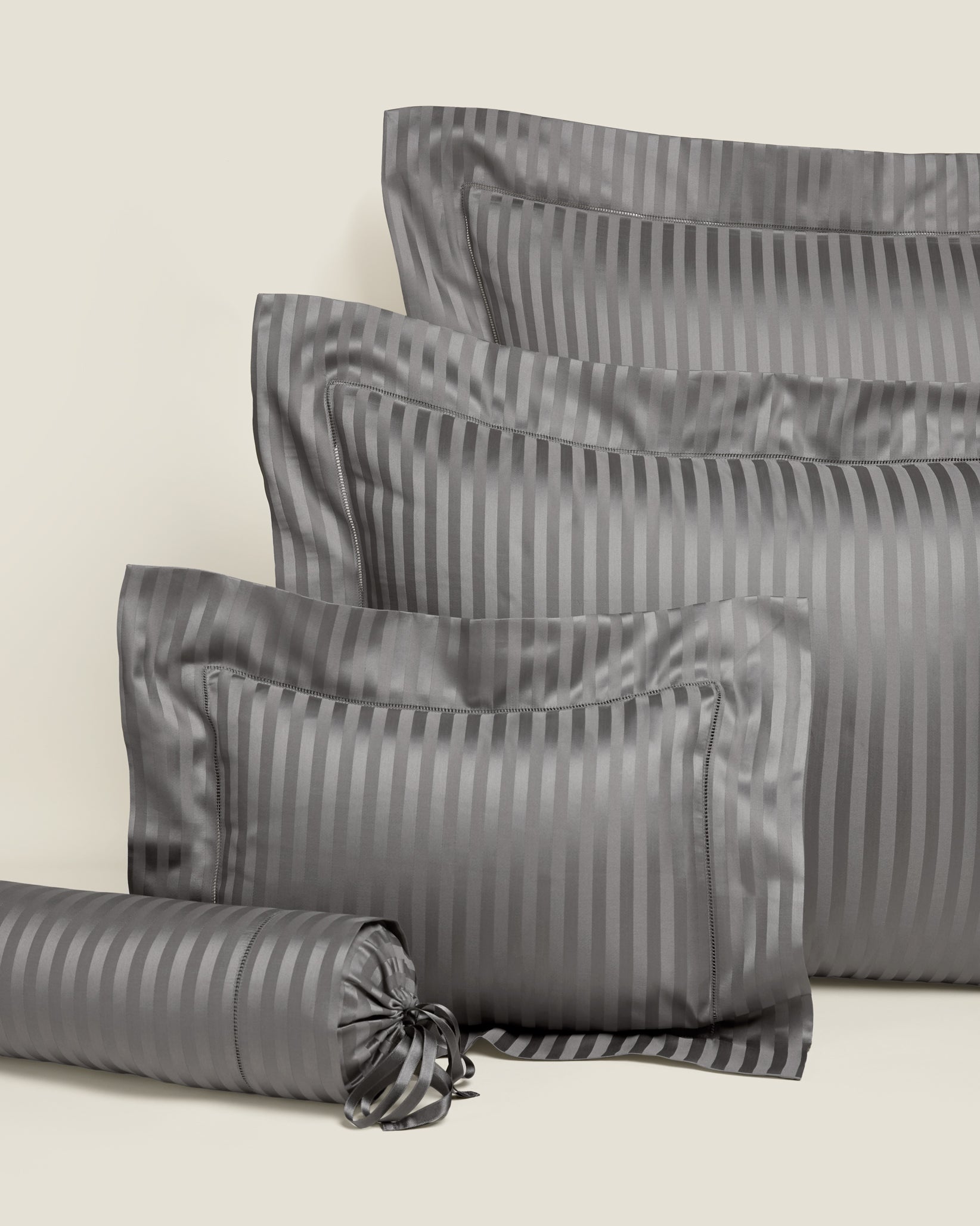 Treccia Splendore queen, standard, boudoir and neckroll sham in charcoal