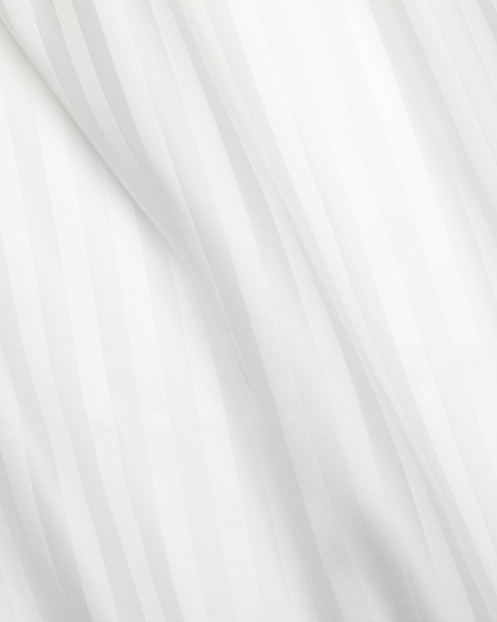 Raso Rigato bedding texture in white
