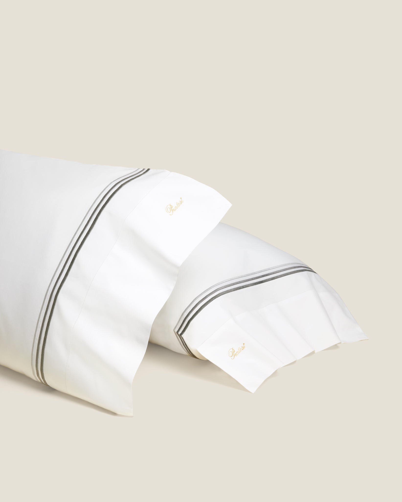 Tre Righe Ombre pillowcase pair in white/charcoal