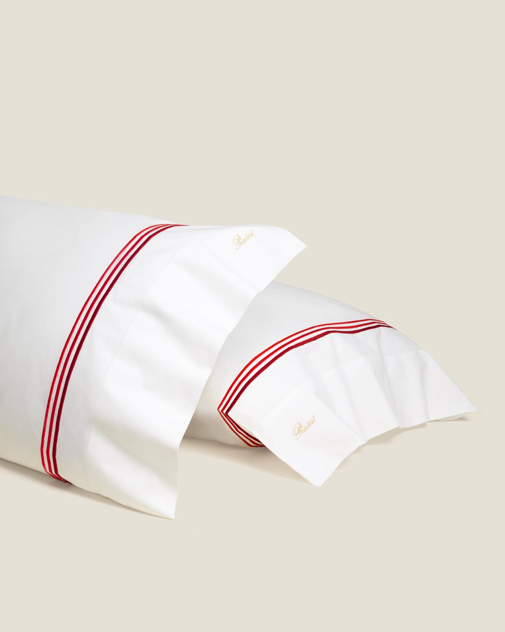 Tre Righe Ombre pillowcase pair in white/scarlet