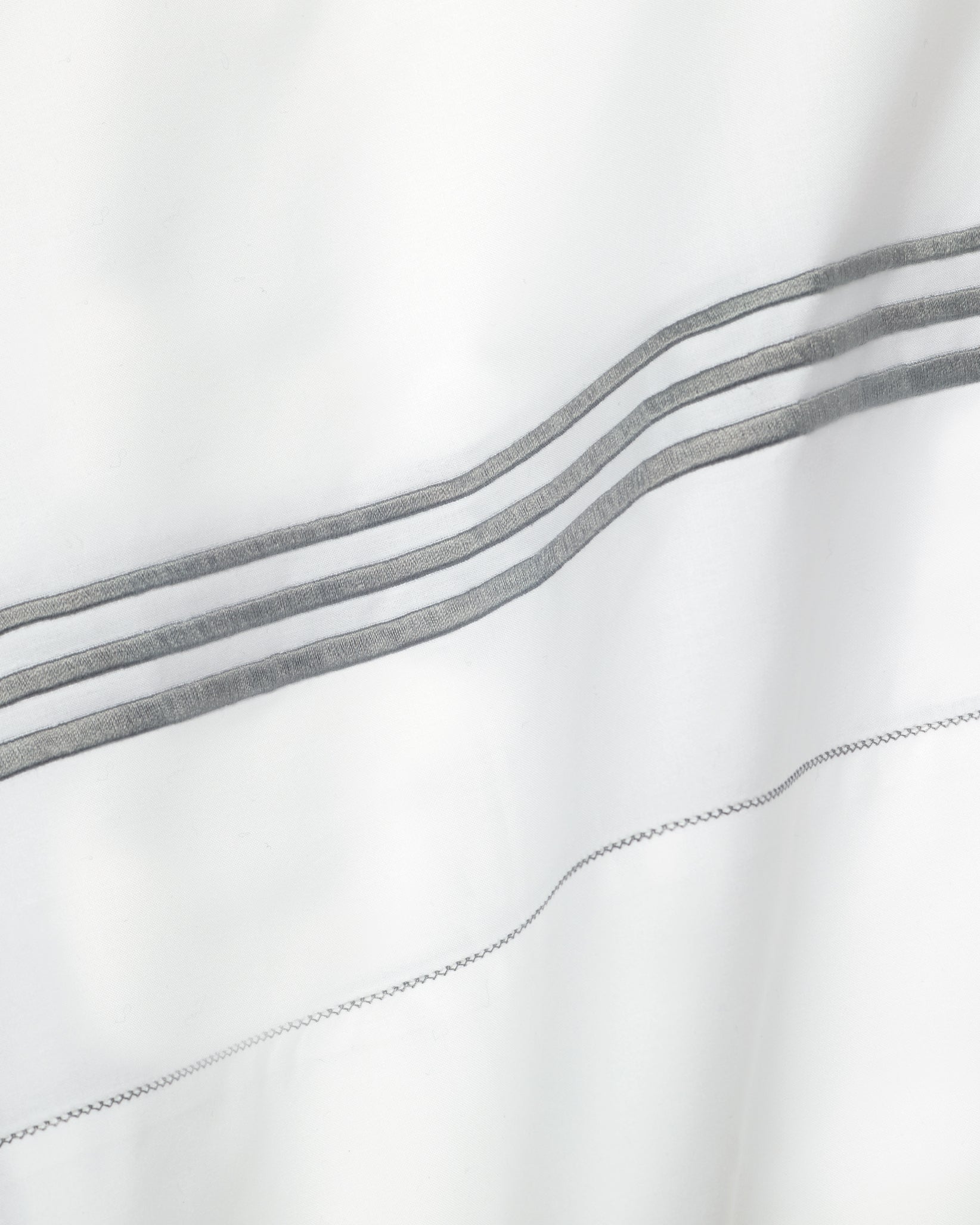 Tre Righe Pillowcase texture in white/charcoal