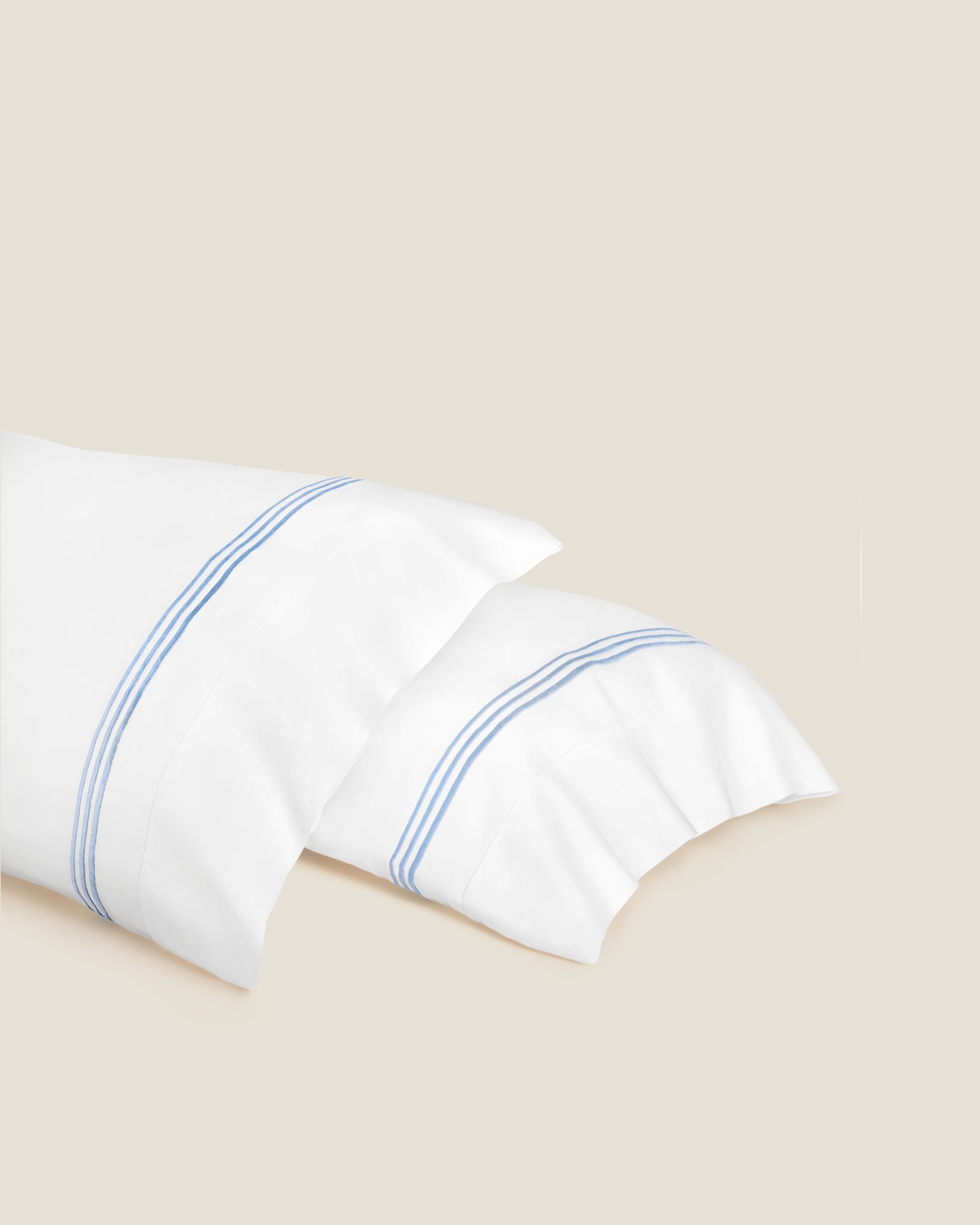 Tre Righe Splendore white/medium blue pillowcase pair