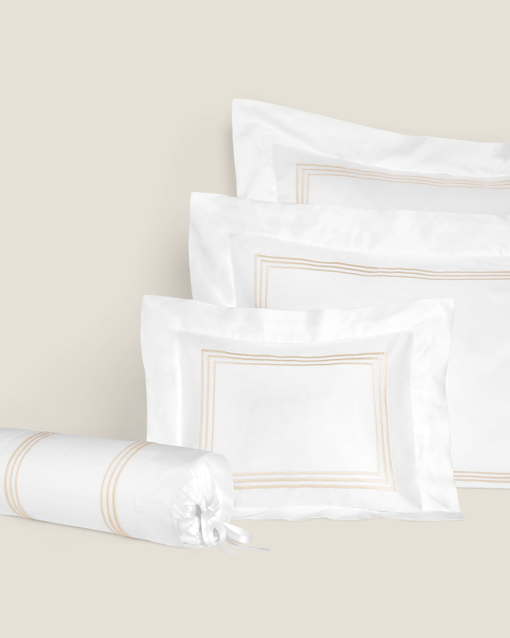 Tre Righe Splendore queen, standard, boudoir and neckroll sham in white/beige