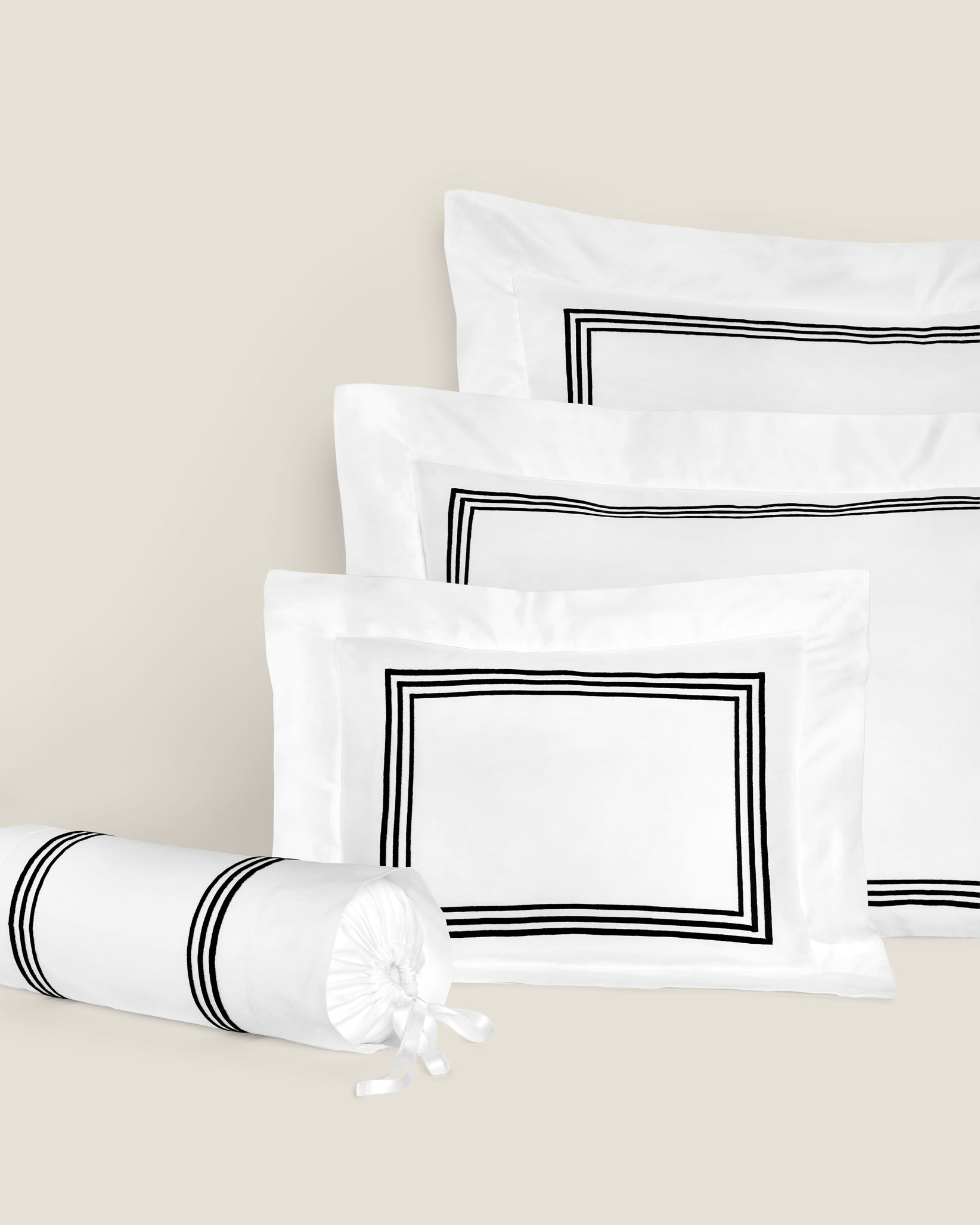 Tre Righe Splendore queen, standard, boudoir and neckroll sham in white/black