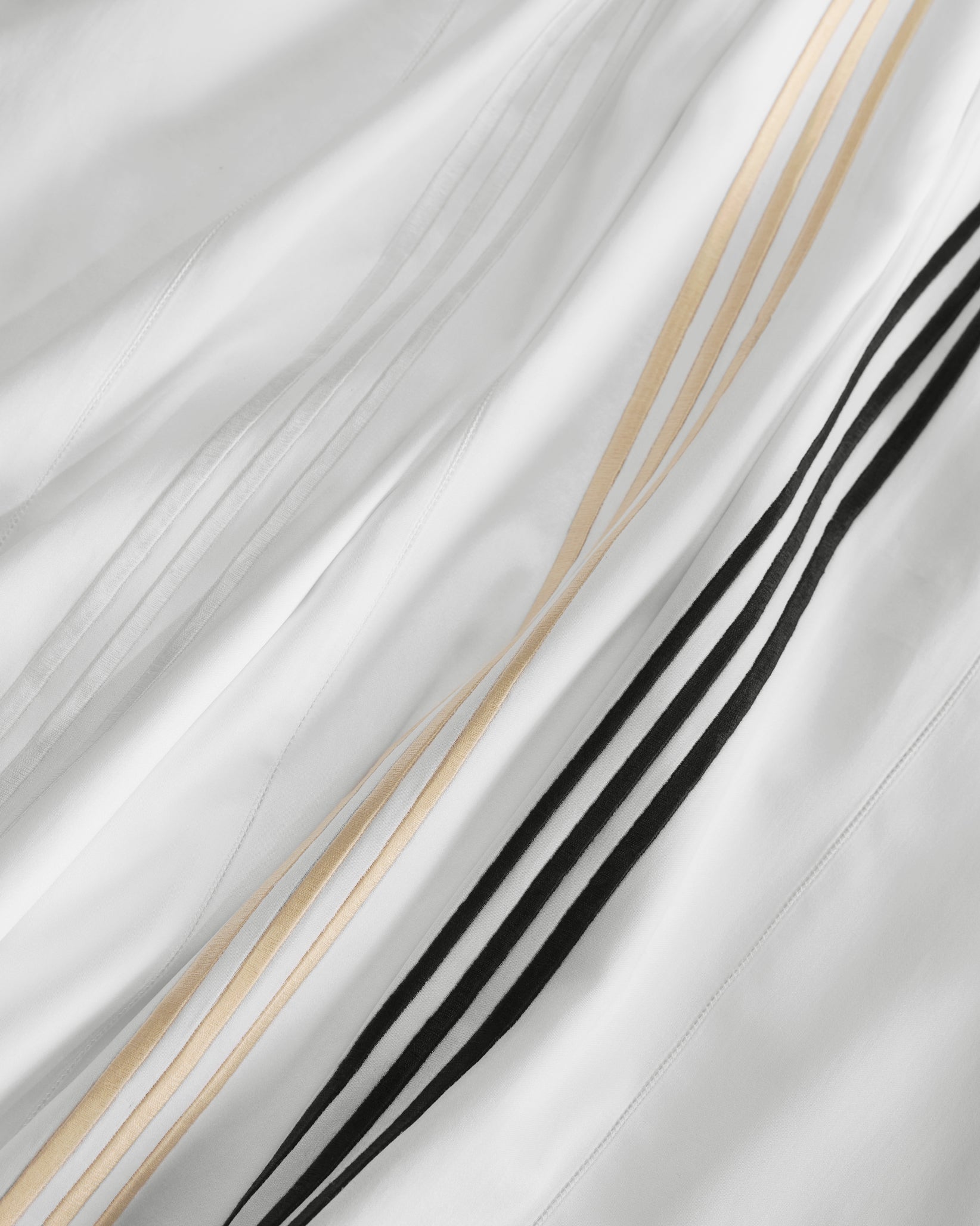 Tre Righe Splendore flat sheet texture in white/white, white/beige, and white/black