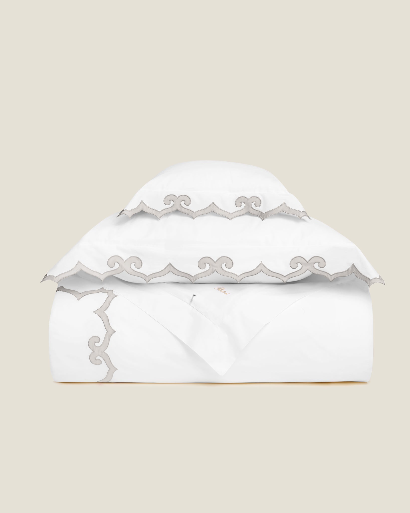 Marrakesh white/sterling duvet cover stack