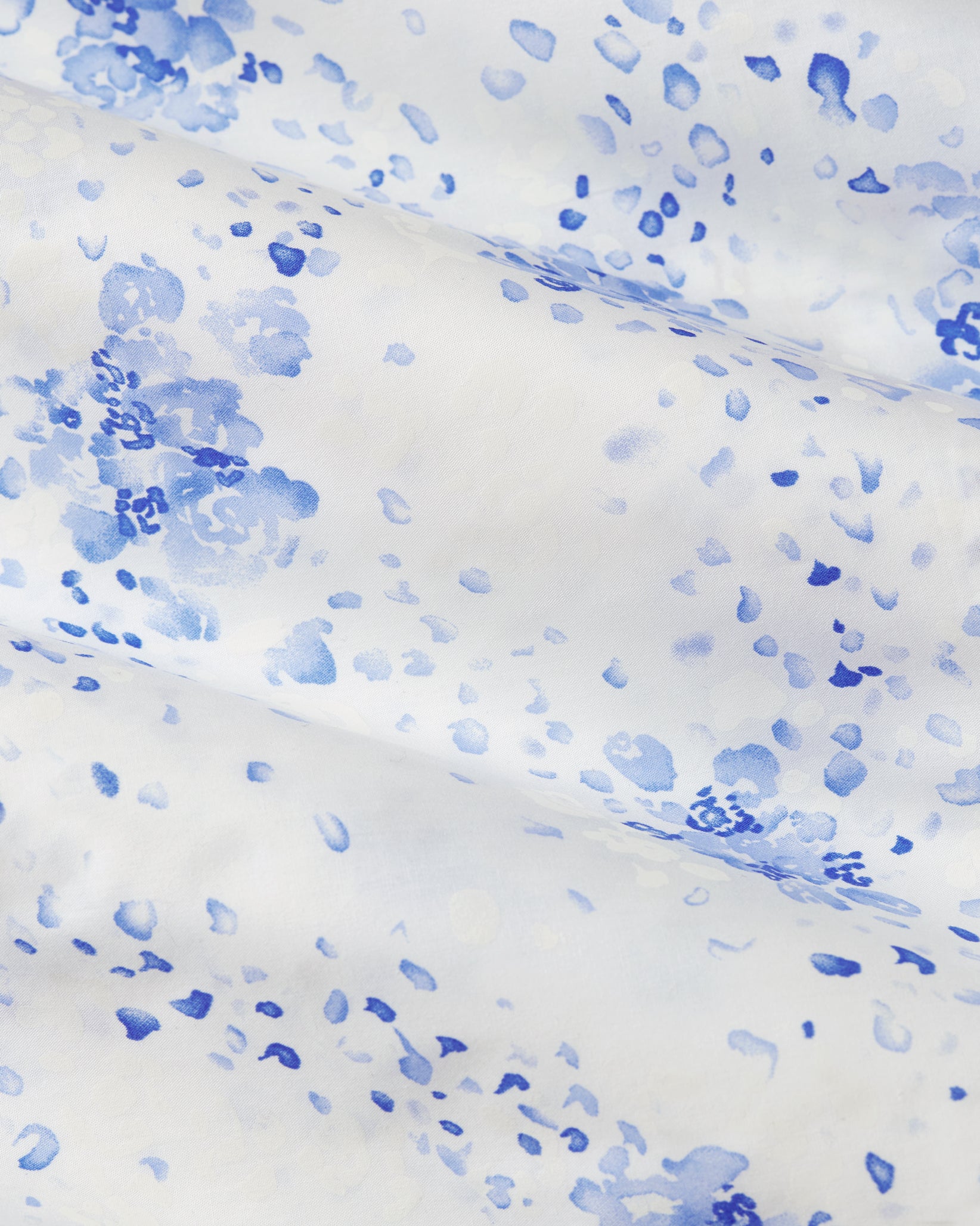 M'ama Non M'ama bedding texture in medium blue