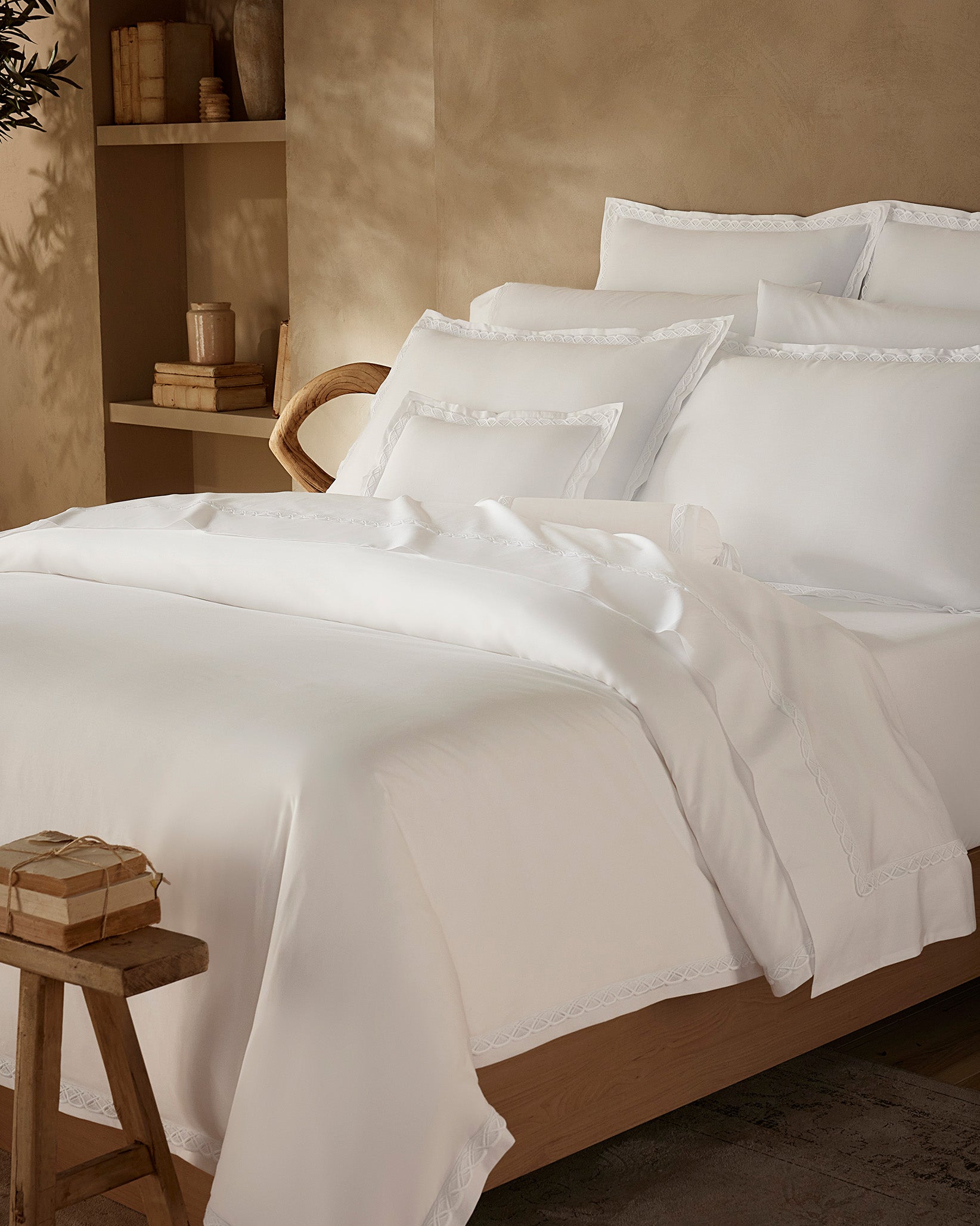Palazzo bed side angle