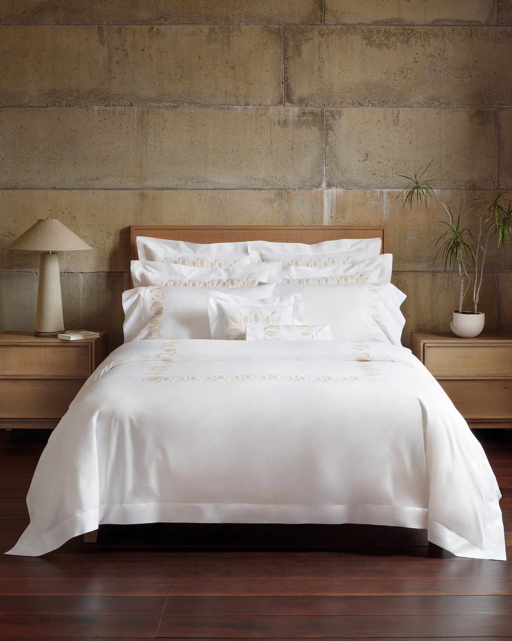 Paolina bed white/beige