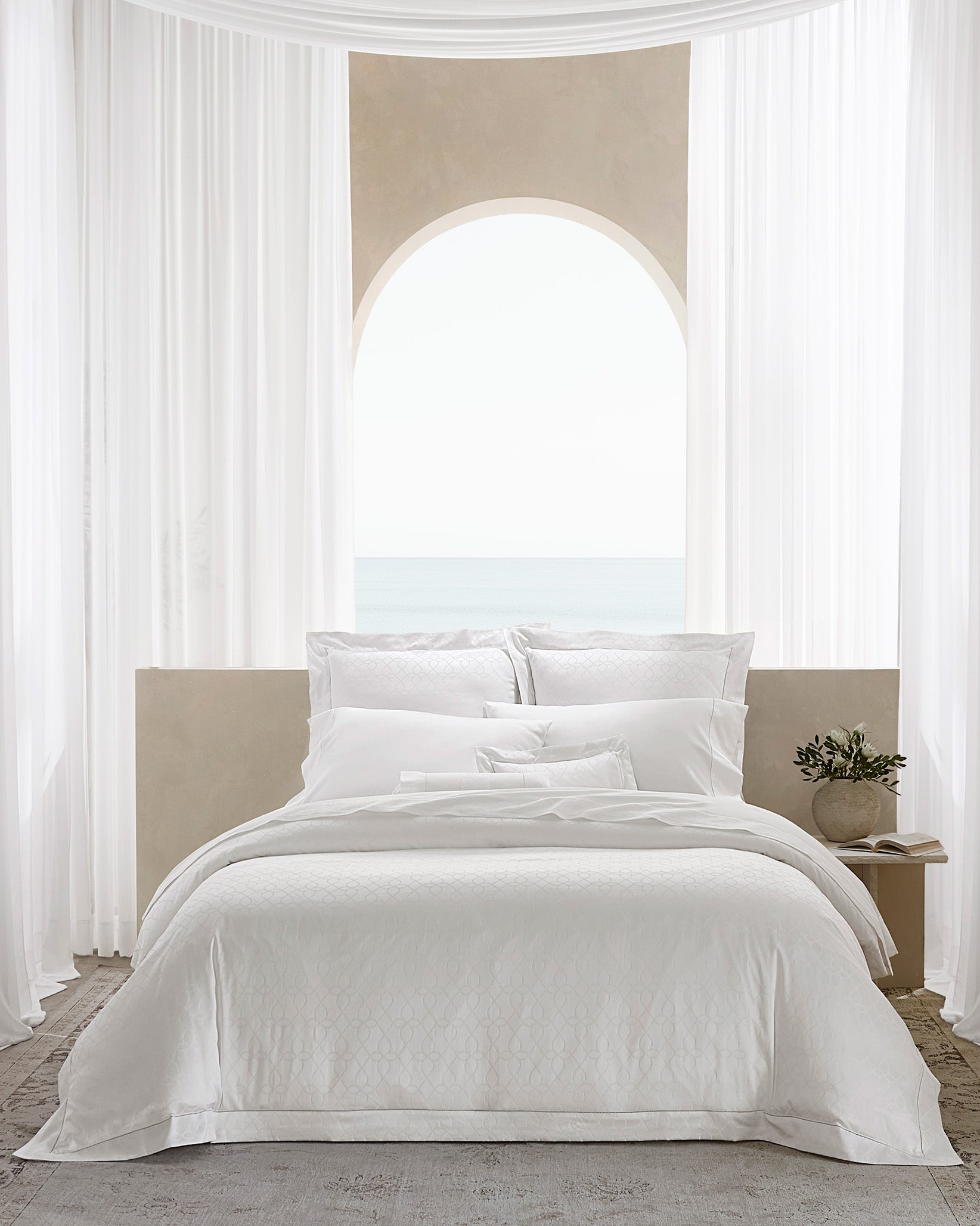 Romanica Bed