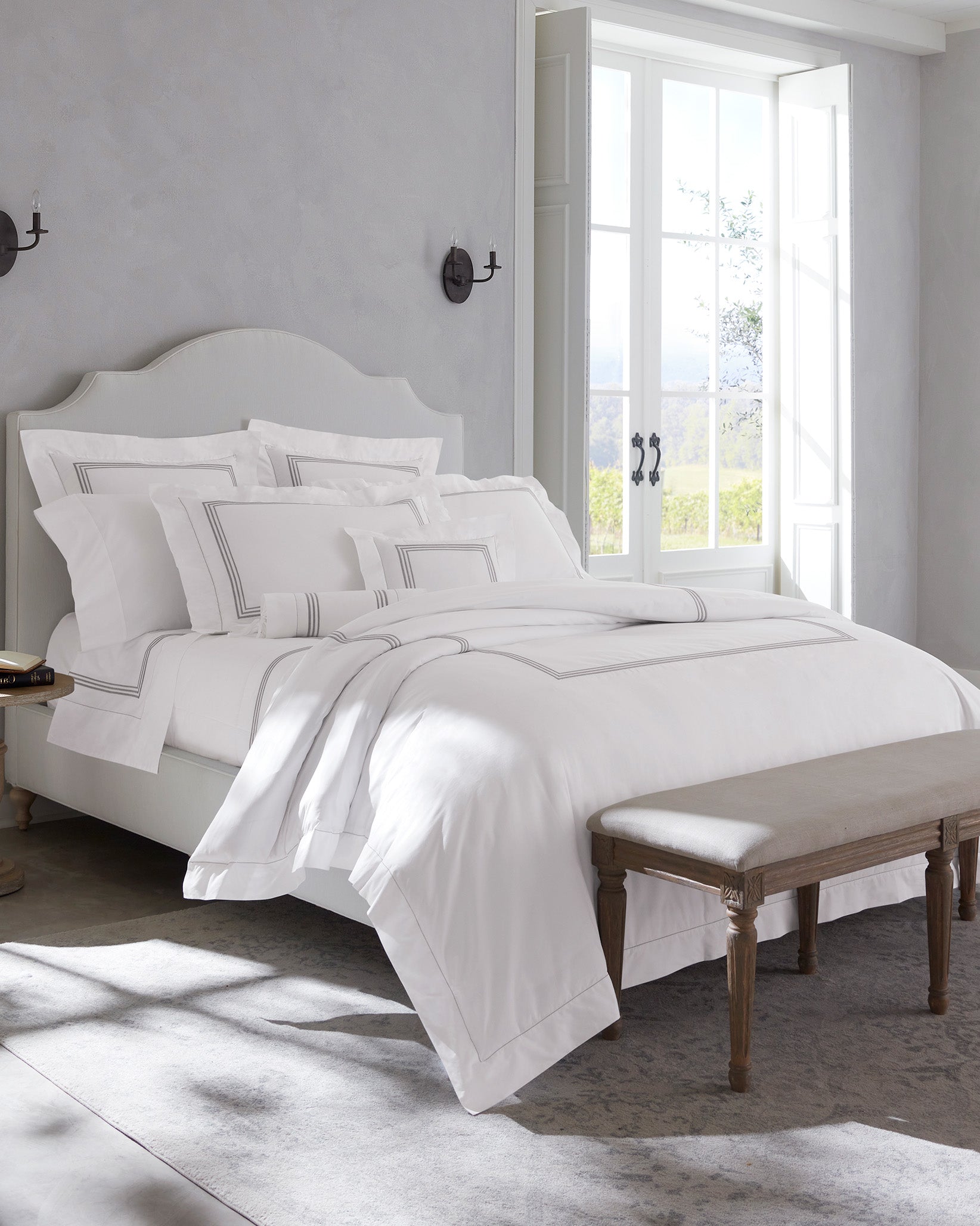 Tre Righe white/charcoal side angle